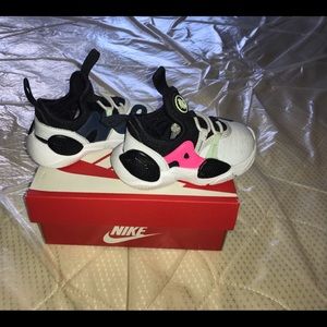 NIke Huaraches Edge Txt Size 5c